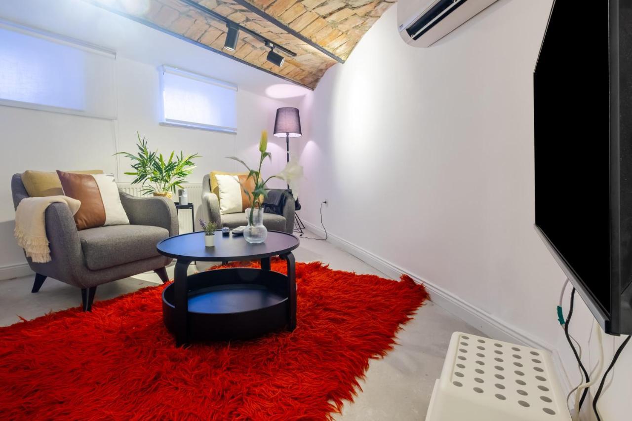 Vibrant Flat 5 Minutes Walk To Istiklal In Beyoglu Apartment Istanbul Exterior photo